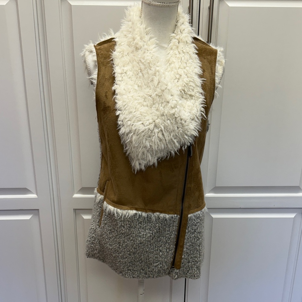 Women's faux fur vest